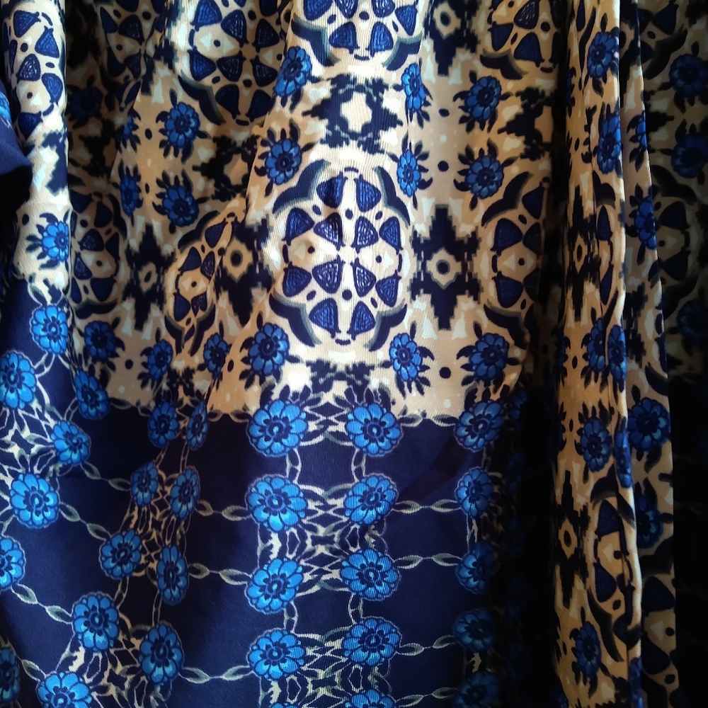 Blouse - Picture 2 of 3
